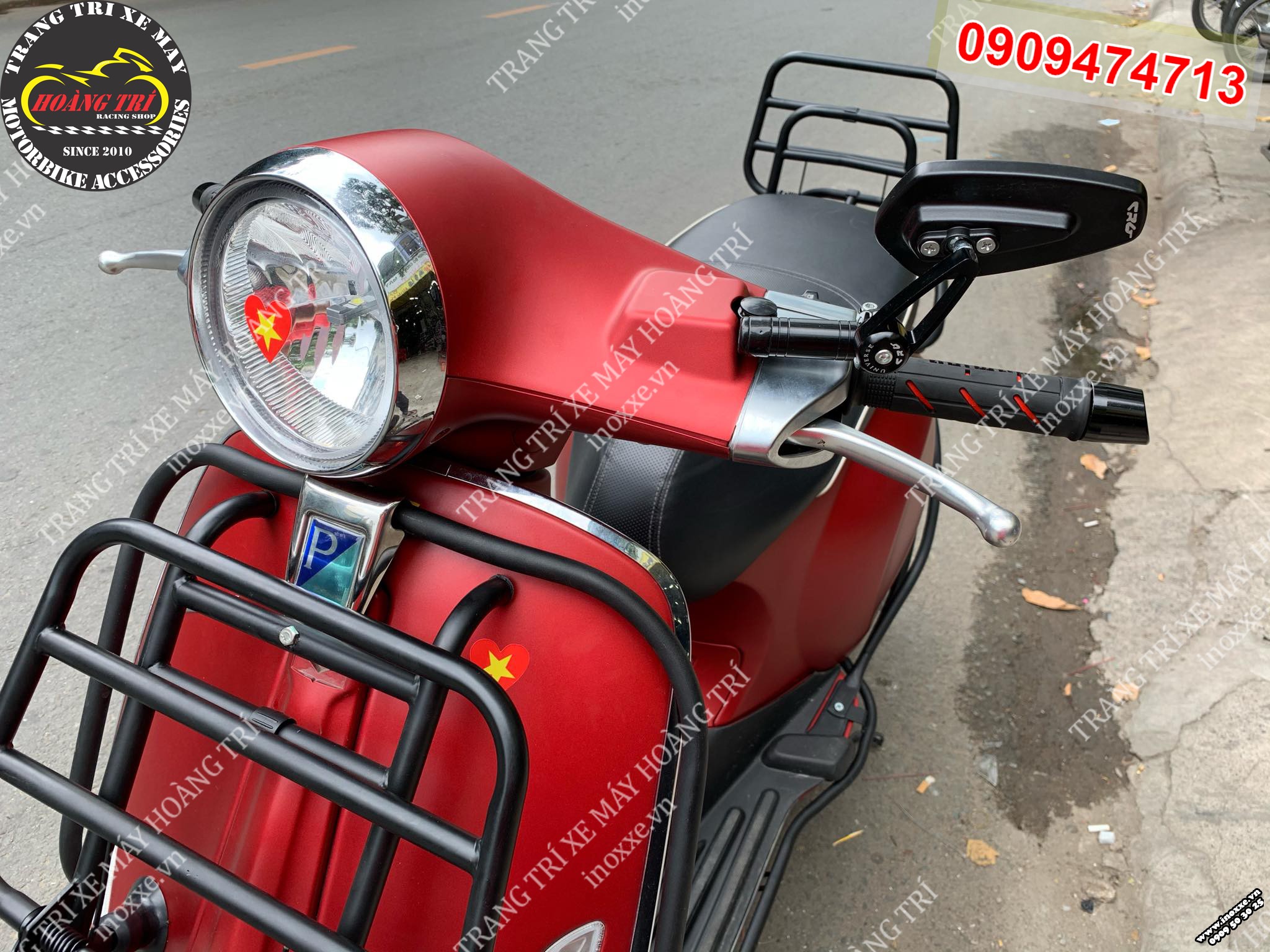 Vespa Primavera đến Hoàng Trí Shop để tân trang xe máy